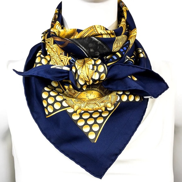 Hermès Scarf “L'or des Chefs” Navy & Gold 100% Silk Scarf ~ RARE! ~ Includes Box - Picture 13 of 16
